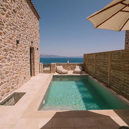 Mani Luxury Suites And Studios In Gytheio With Private Pools Kültér fotó