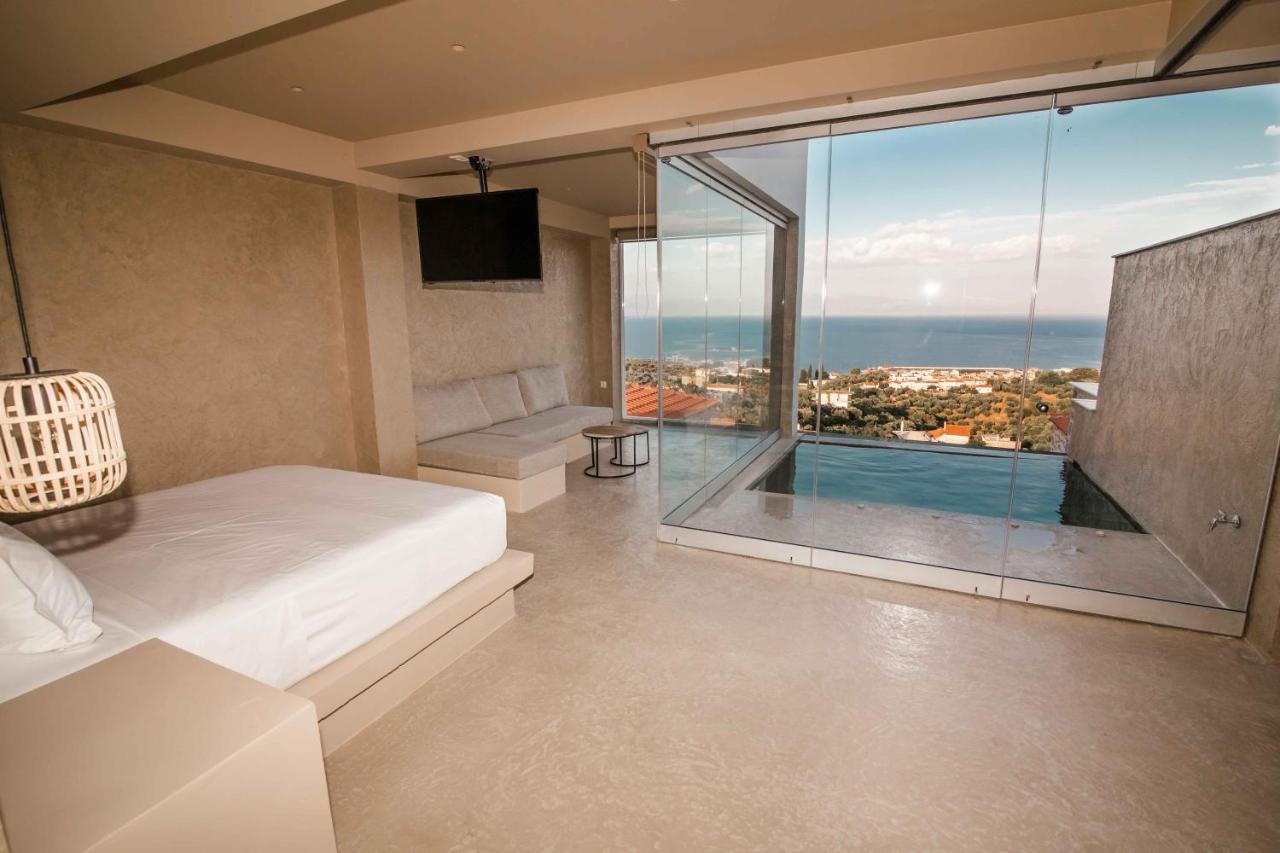 Mani Luxury Suites And Studios In Gytheio With Private Pools Kültér fotó