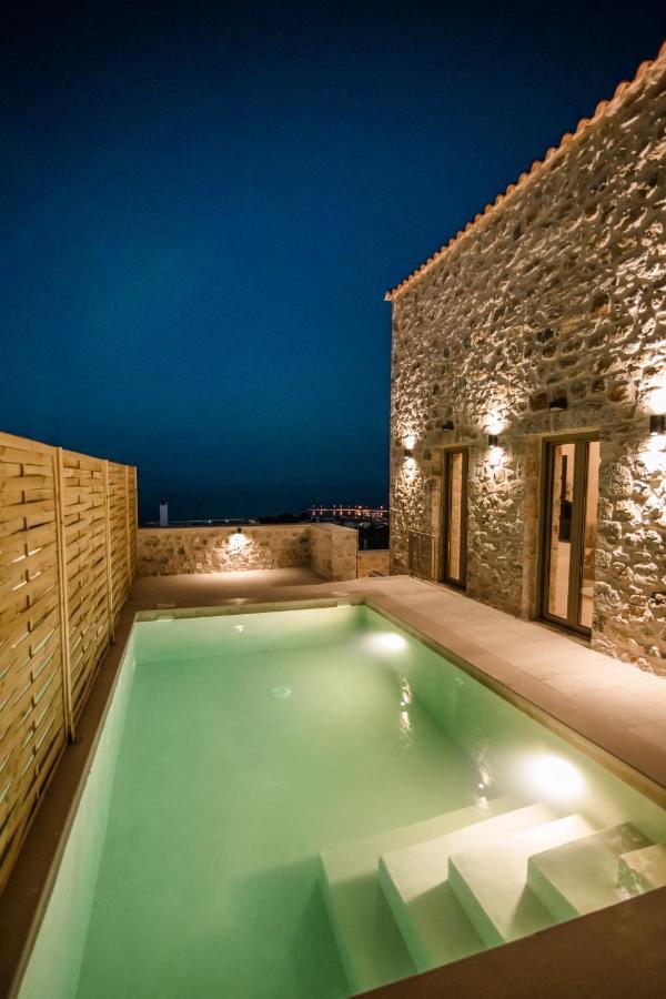 Mani Luxury Suites And Studios In Gytheio With Private Pools Kültér fotó