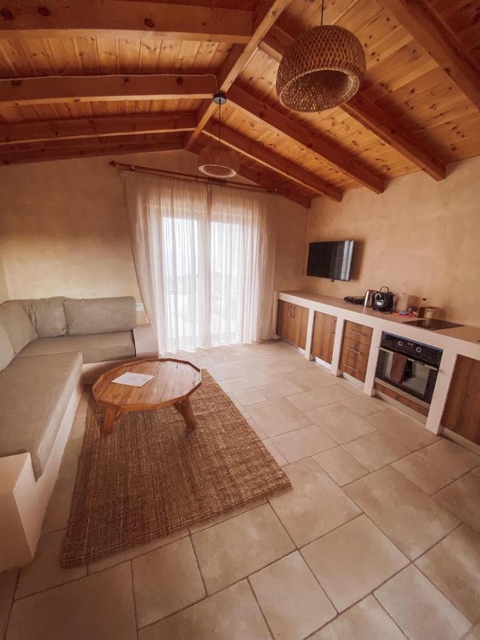 Mani Luxury Suites And Studios In Gytheio With Private Pools Kültér fotó