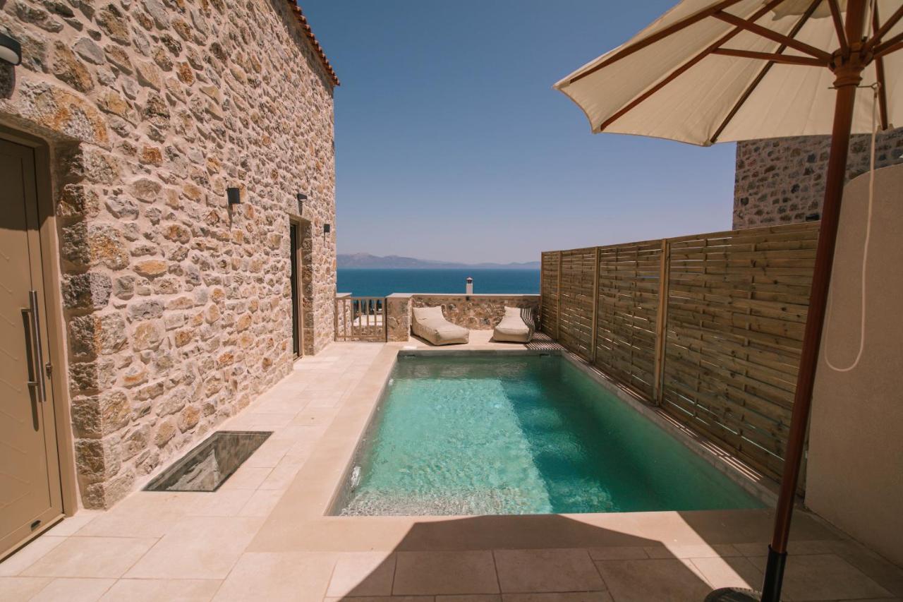Mani Luxury Suites And Studios In Gytheio With Private Pools Kültér fotó