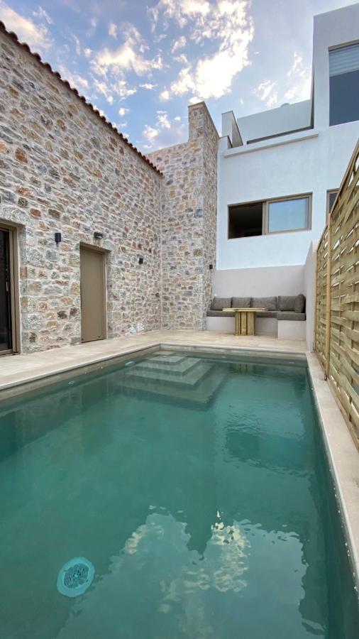 Mani Luxury Suites And Studios In Gytheio With Private Pools Kültér fotó