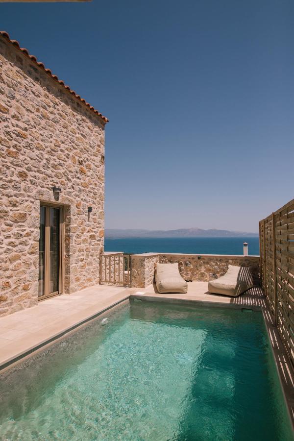 Mani Luxury Suites And Studios In Gytheio With Private Pools Kültér fotó